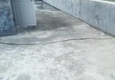 阿合奇楼顶漏水维修公司分享下如何解决卫生间隐蔽部位漏水的问题?